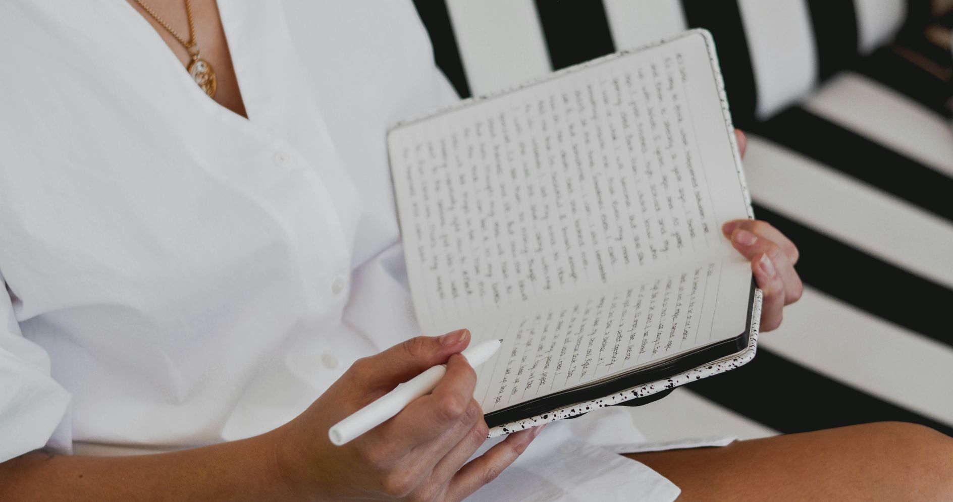 HeaderjLFij0T2mBqhN_1280x1280